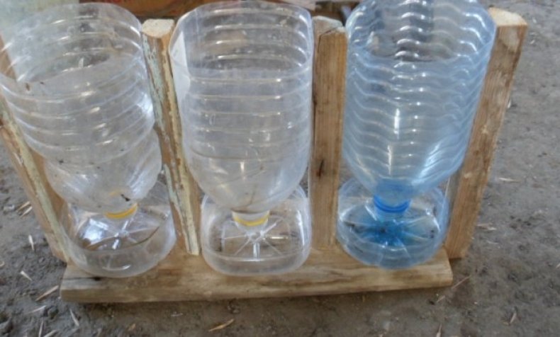 Поилки для кур из пластиковых бутылей
