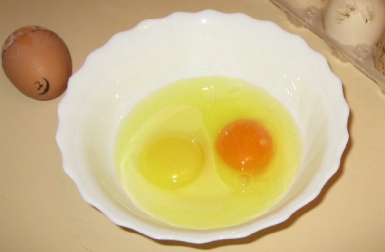 Яйцо с зеленым желтком