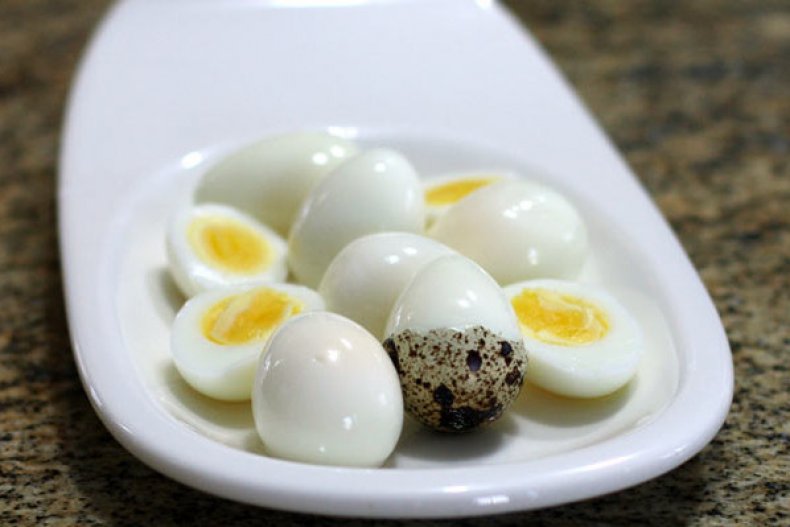 Вареные яйца перепелов