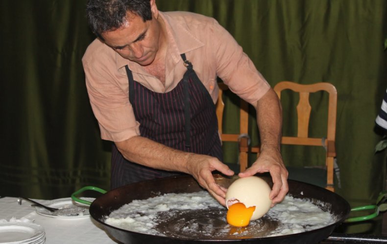 Приготовление страусиного яйца