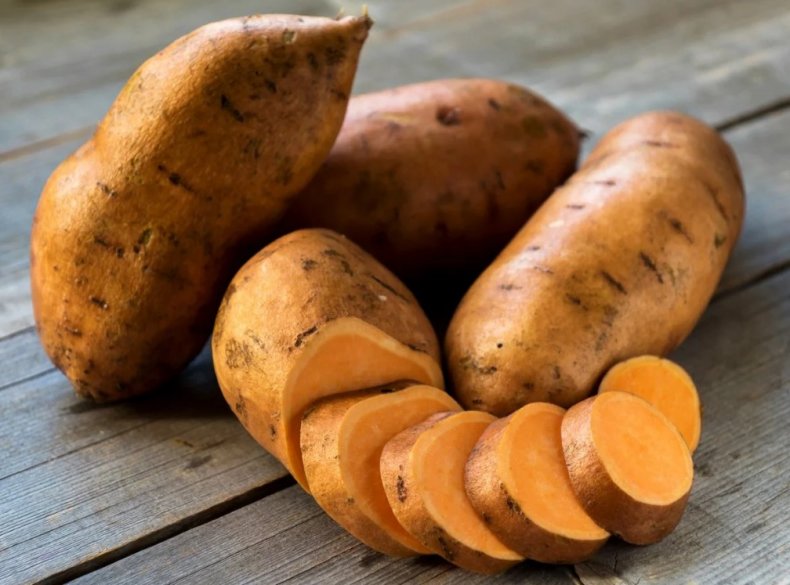 Кенийцев в засушливых районах призвали выращивать сладкий картофель, чтобы победить засуху