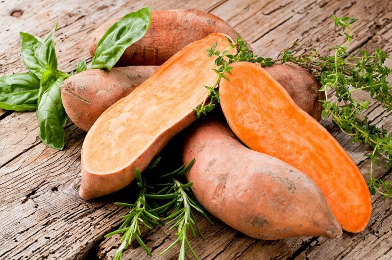 Кенийцев в засушливых районах призвали выращивать сладкий картофель, чтобы победить засуху