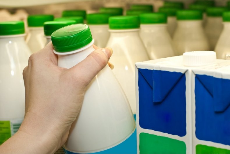Шотландские ритейлеры снимают ограничения на молочные продукты