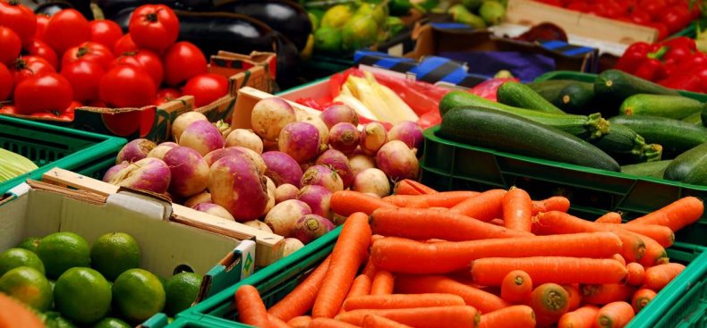 Запрет на ввоз овощей и фруктов в активный сезон в Болгарии