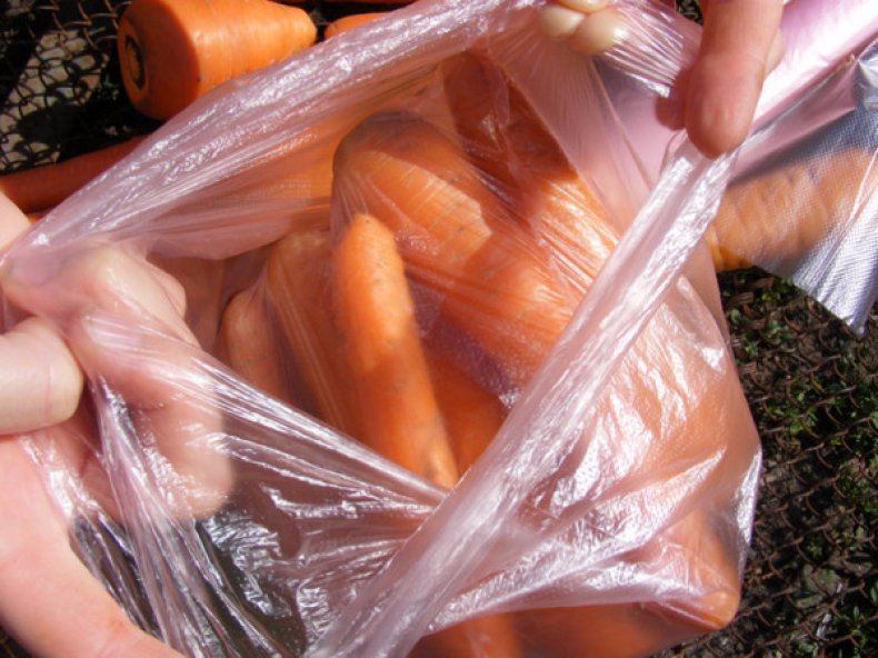 Морковь в пакетах