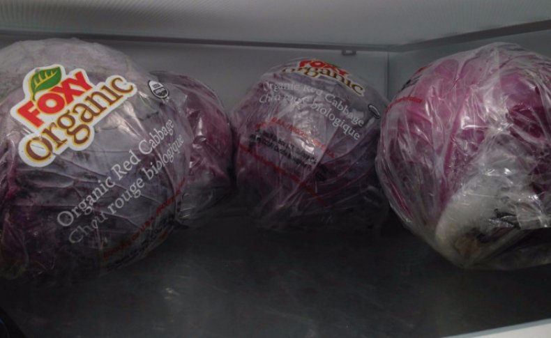 Краснокочанная капуста в холодильнике