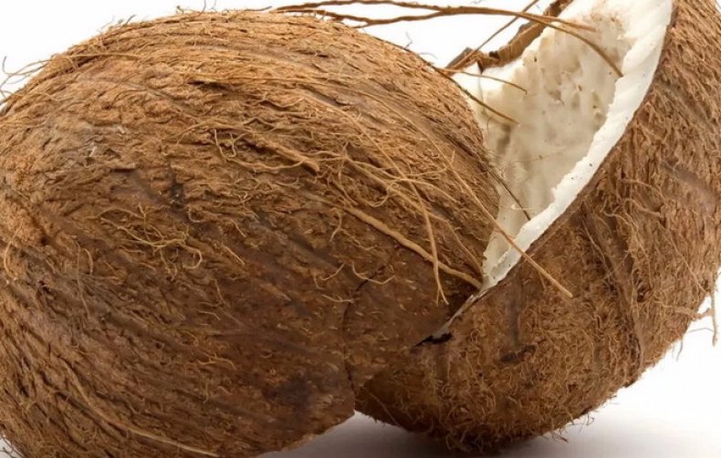 3 способа как правильно и легко почистить кокос самостоятельно в домашних условиях