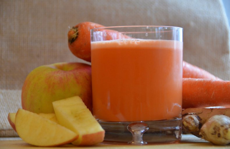Морковно-яблучный сок