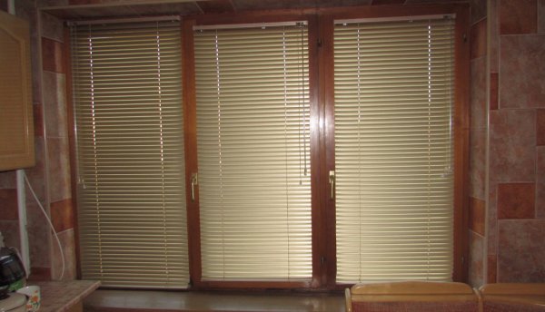 Установка жалюзи на пластиковые окна своими руками. Пошаговая ...