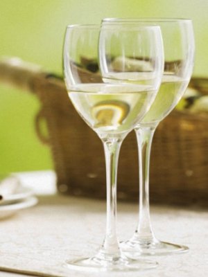 Как приготовить белое сухое вино в домашних условиях