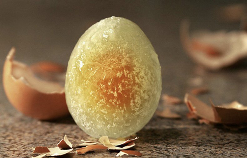 Замороженное куриное яйцо