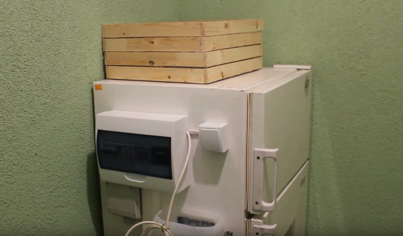 Инкубатор из холодильника с полуавтоматическим переворачиванием яиц