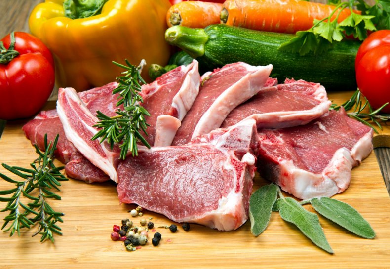 Украинцы уже 4 года едят мясо с чумой