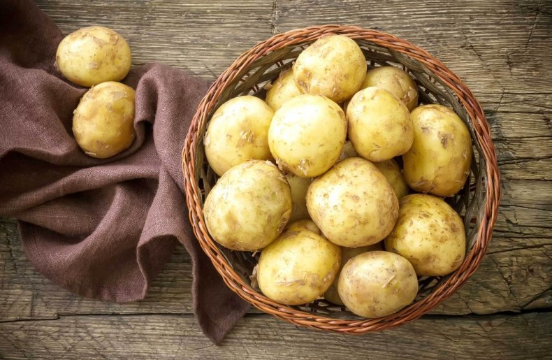 Вьетнамские студенты создают биоразлагаемую посуду из картофеля